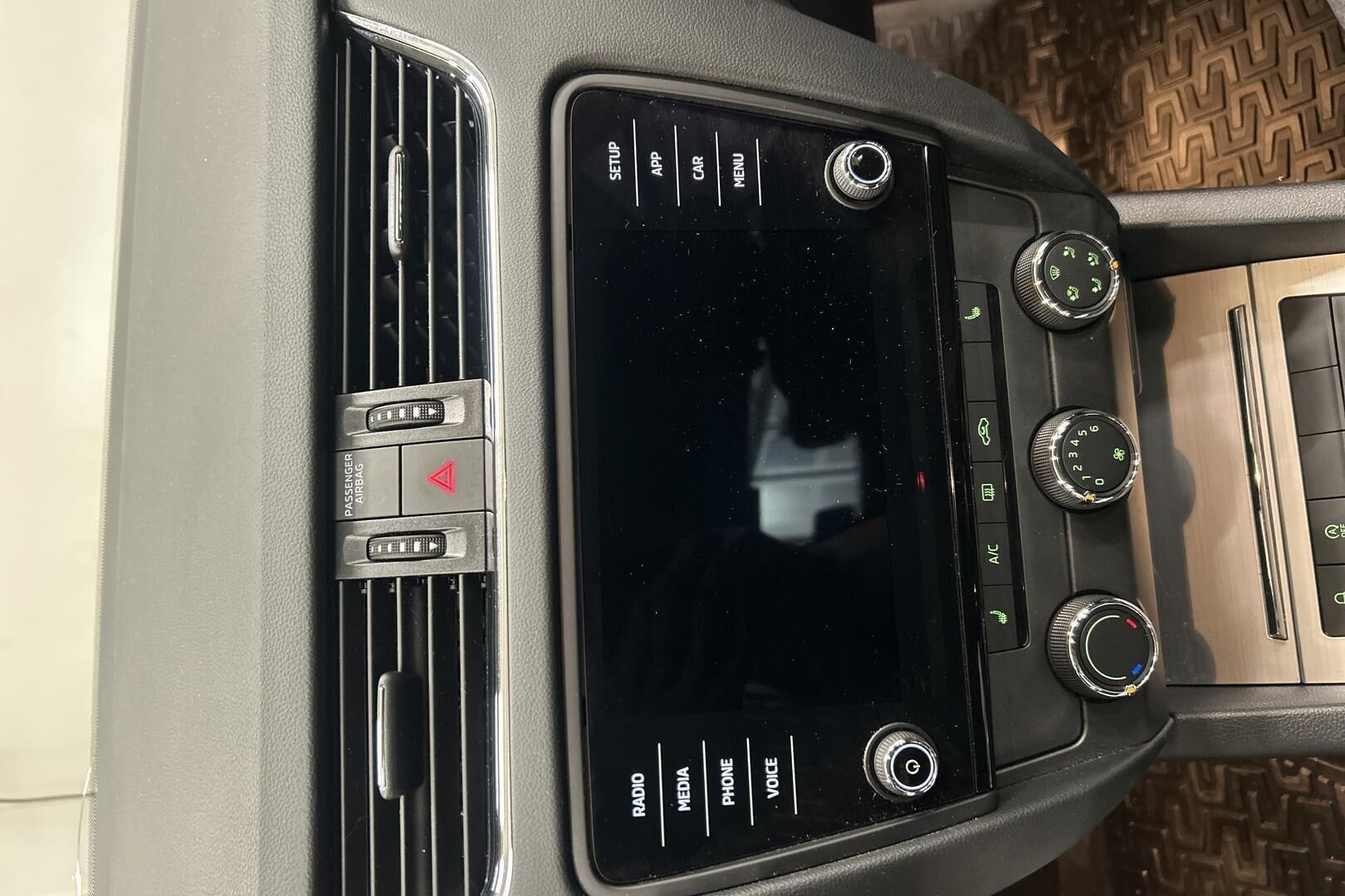 Skoda Octavia iso kuva 17