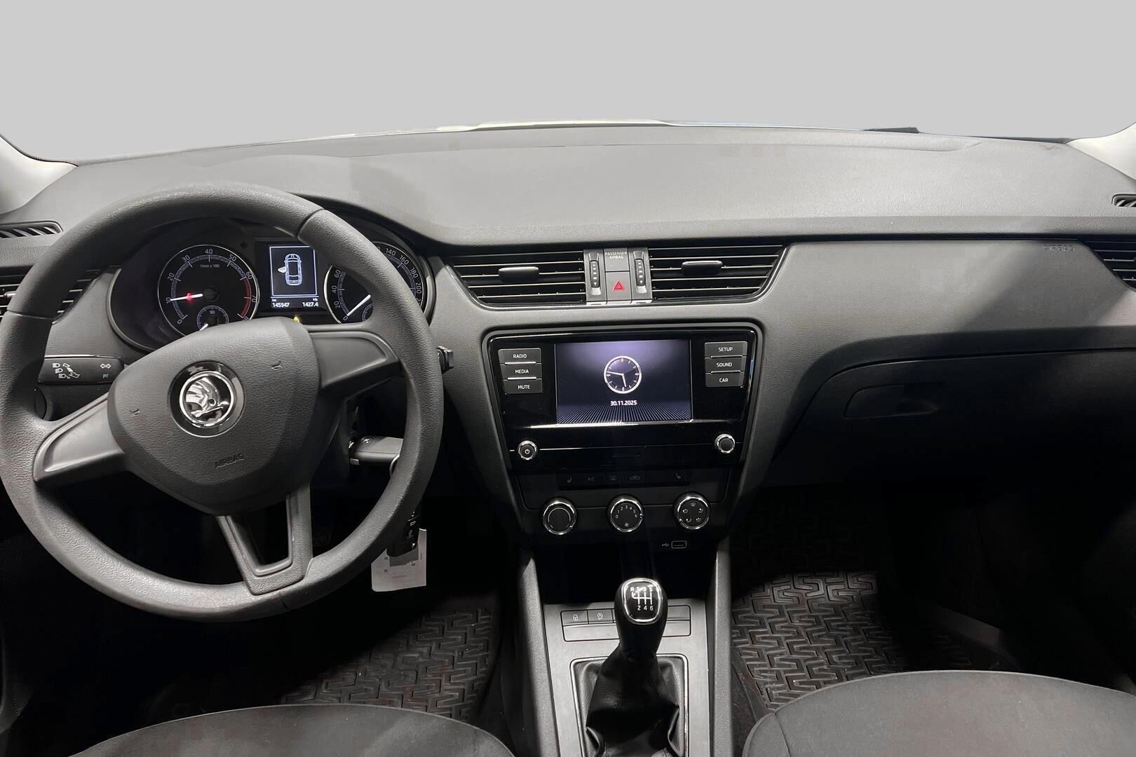 Skoda Octavia iso kuva 11