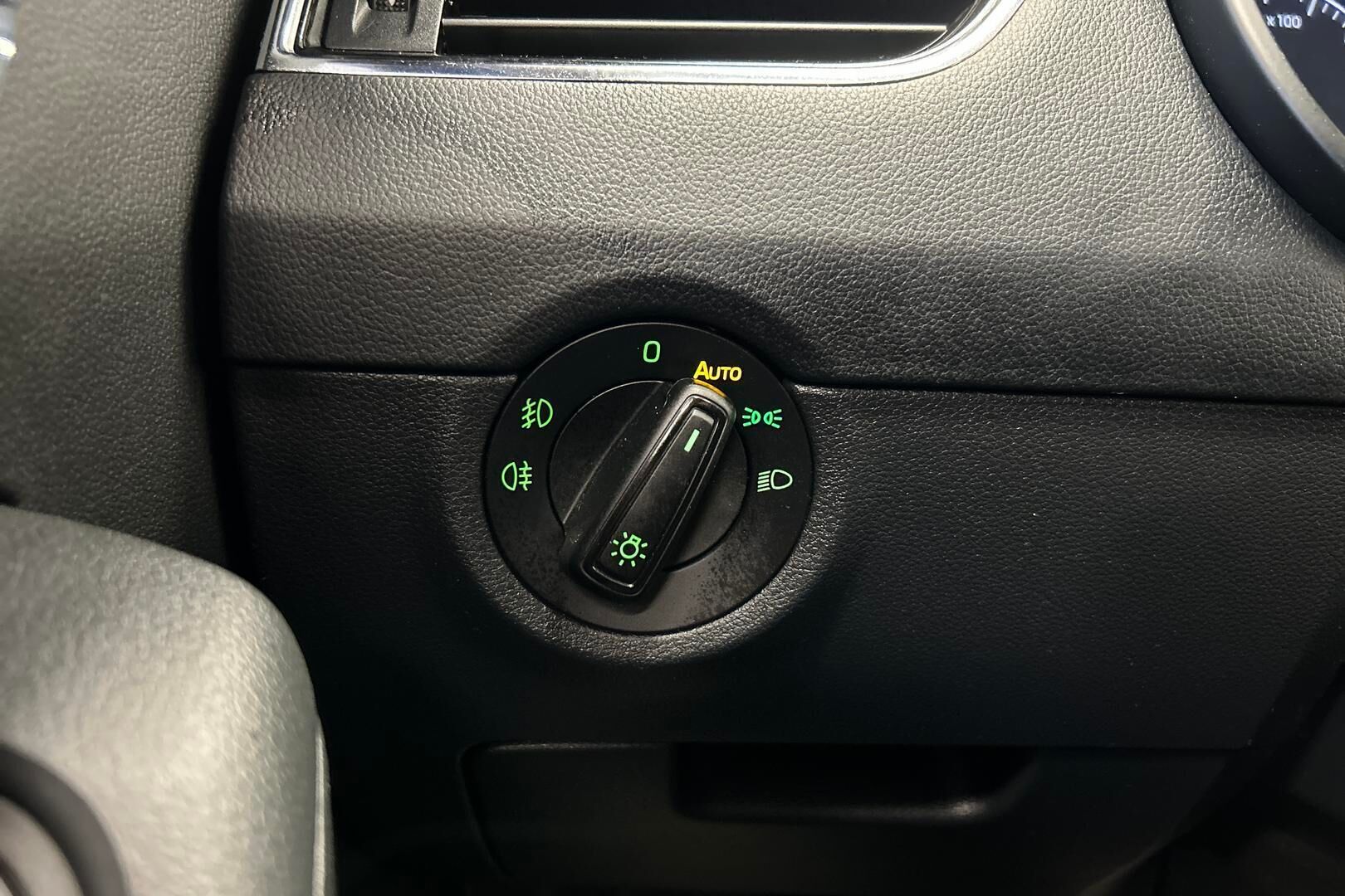 Skoda Octavia iso kuva 21