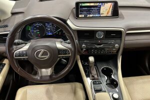 Lexus RX esikatselu 18