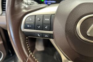Lexus RX esikatselu 10