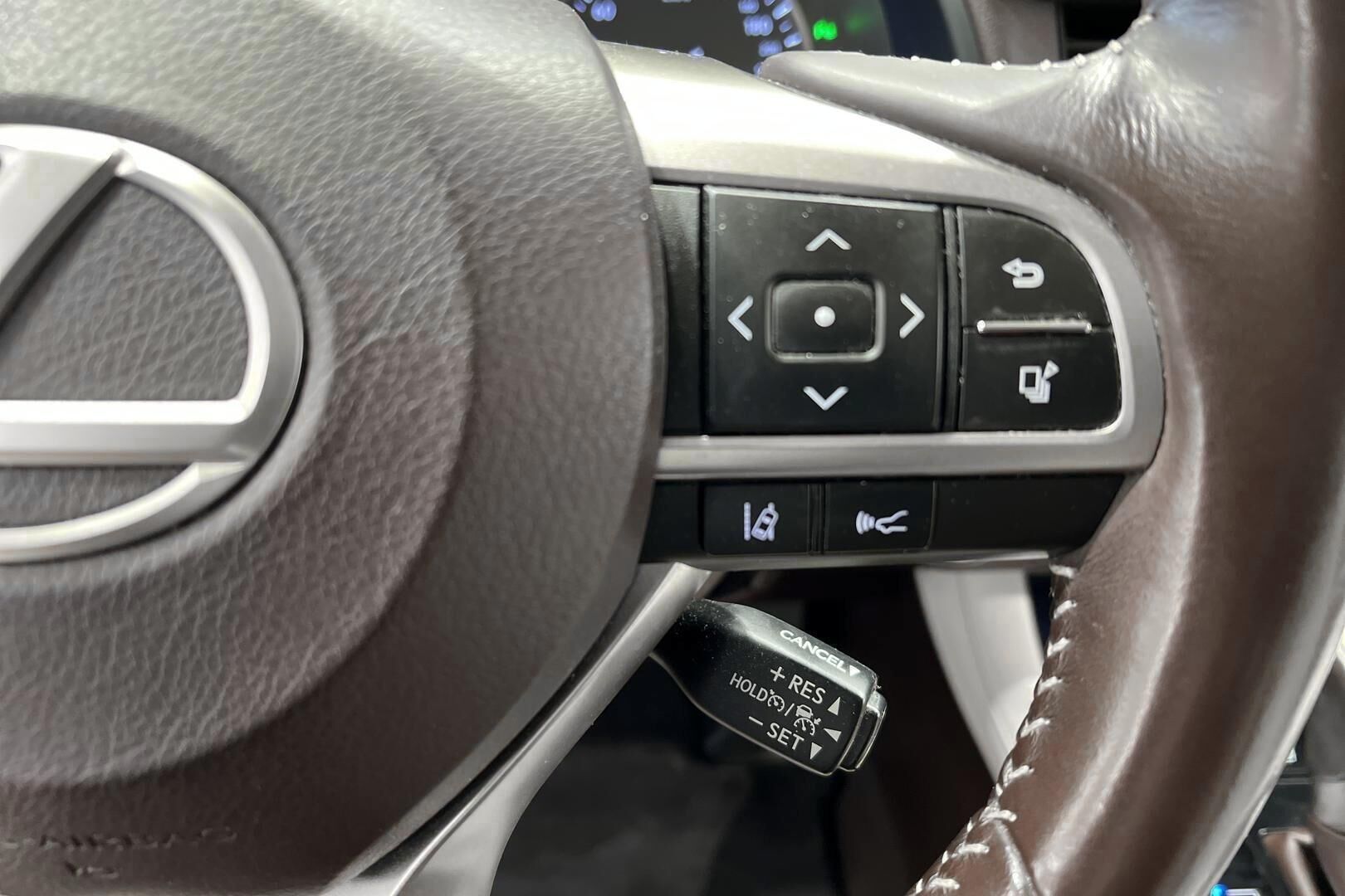 Lexus RX iso kuva 23