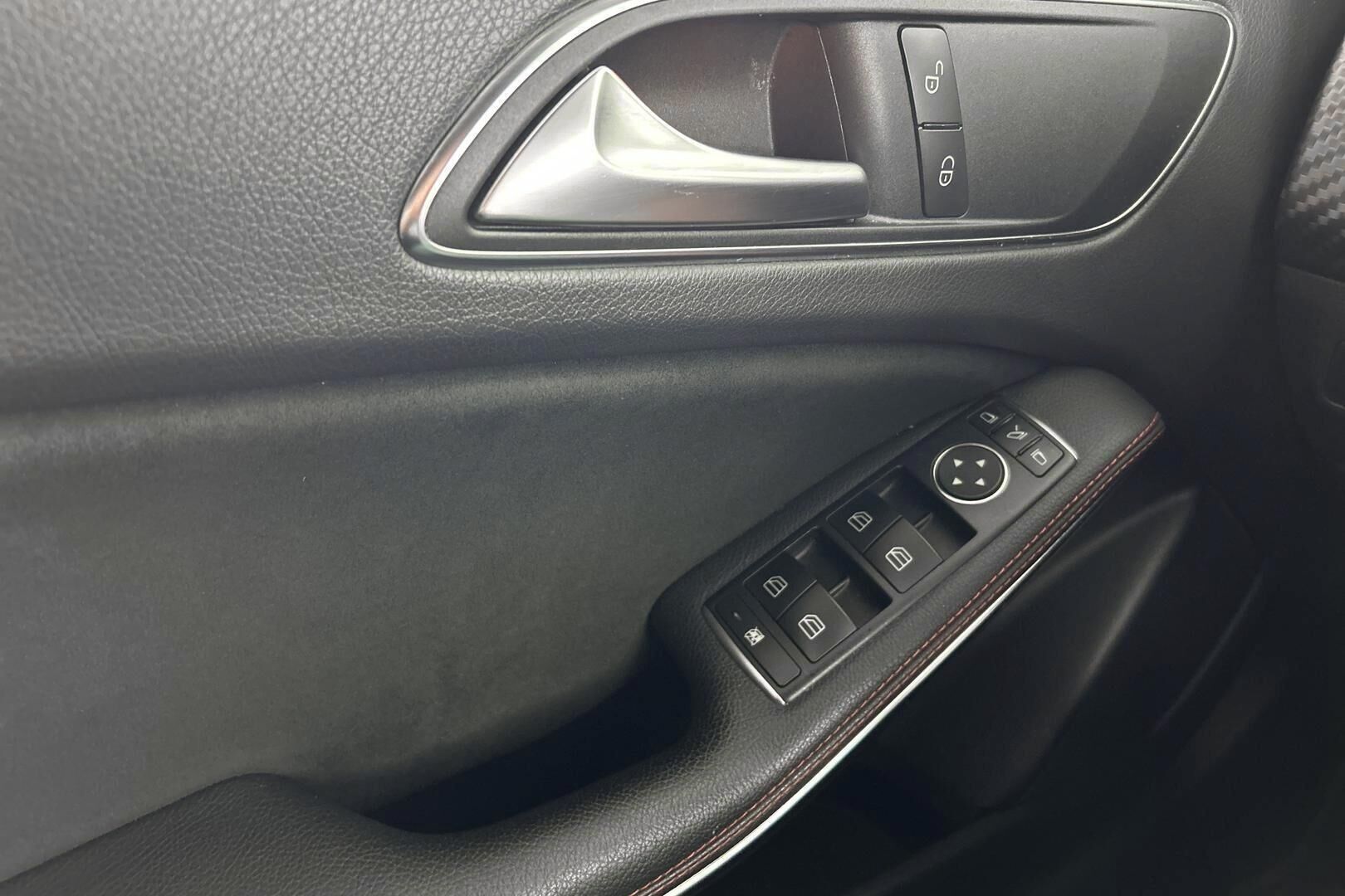 Mercedes-Benz A iso kuva 18