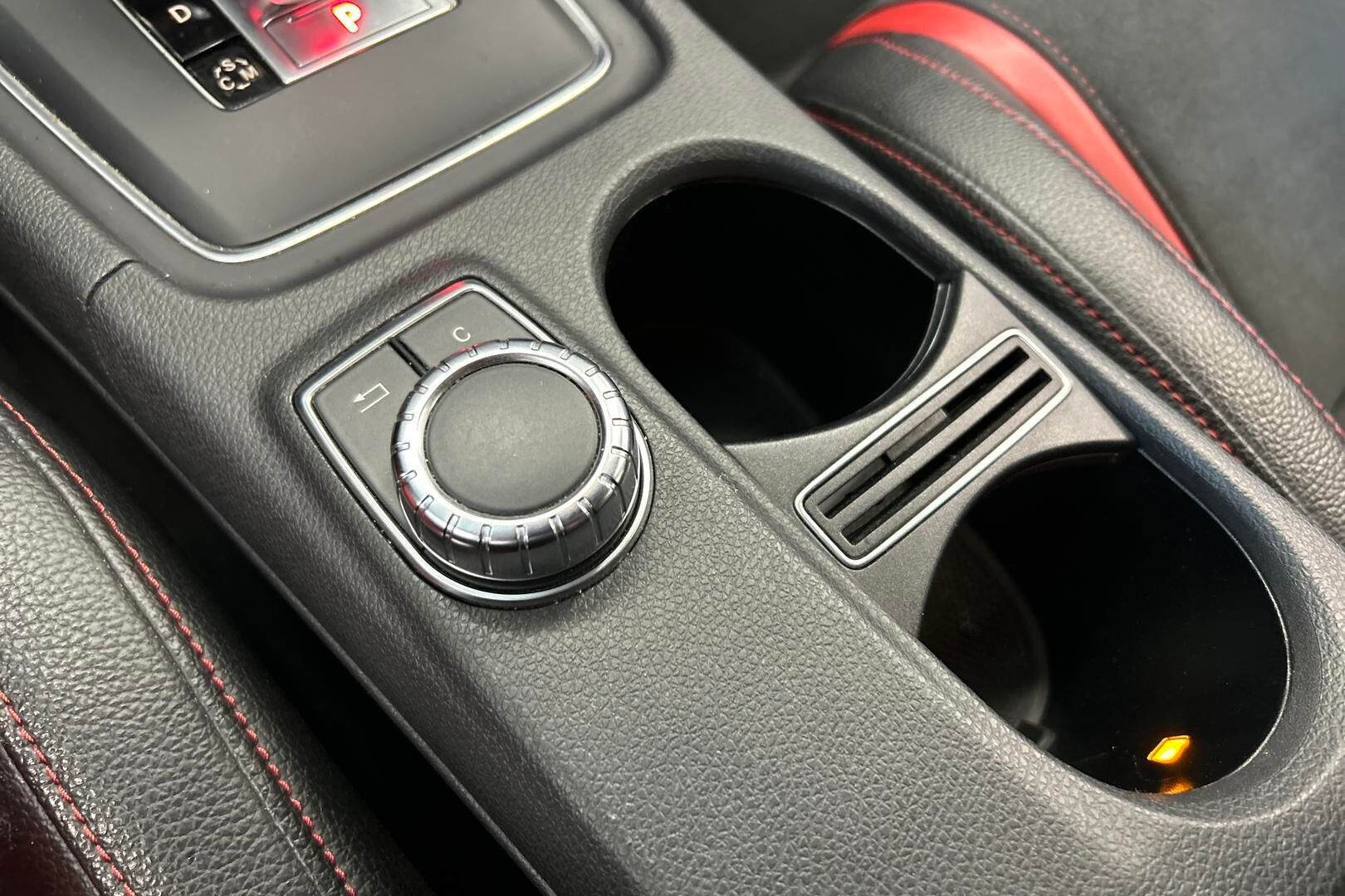 Mercedes-Benz A 45 AMG iso kuva 19