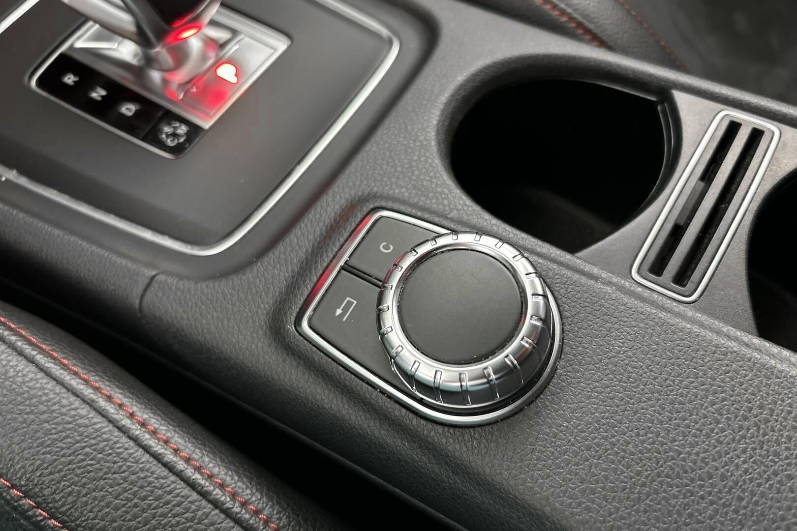 Mercedes-Benz A iso kuva 22