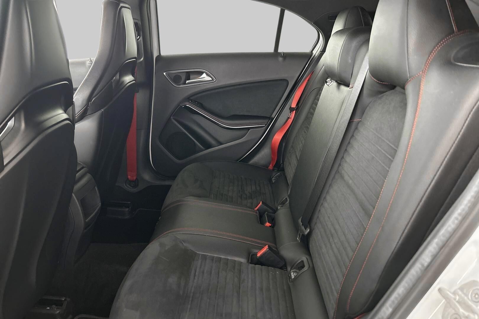 Mercedes-Benz A iso kuva 9