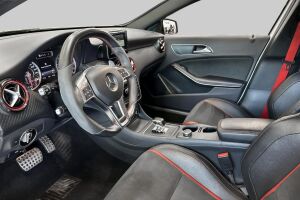 Mercedes-Benz A 45 AMG esikatselu 9