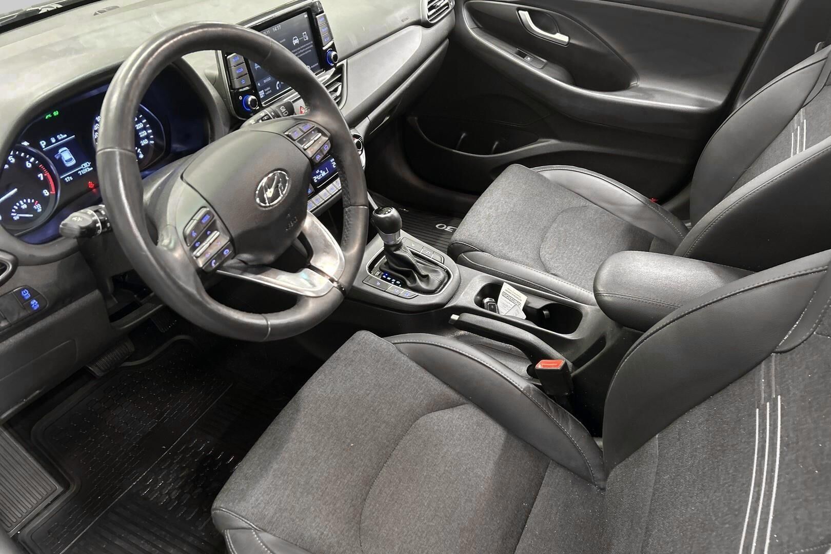 Hyundai i30 Wagon iso kuva 7