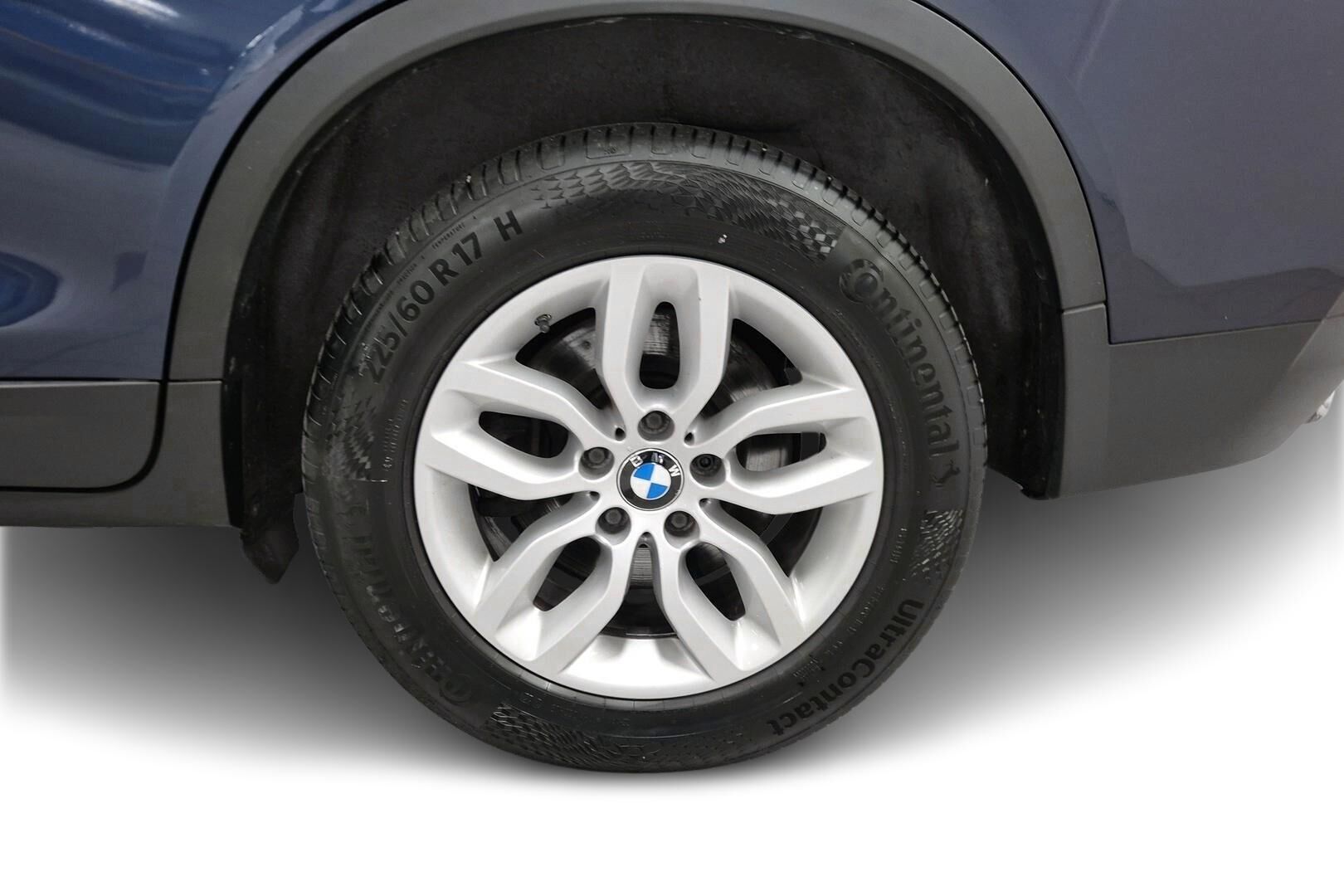 BMW X4 iso kuva 12