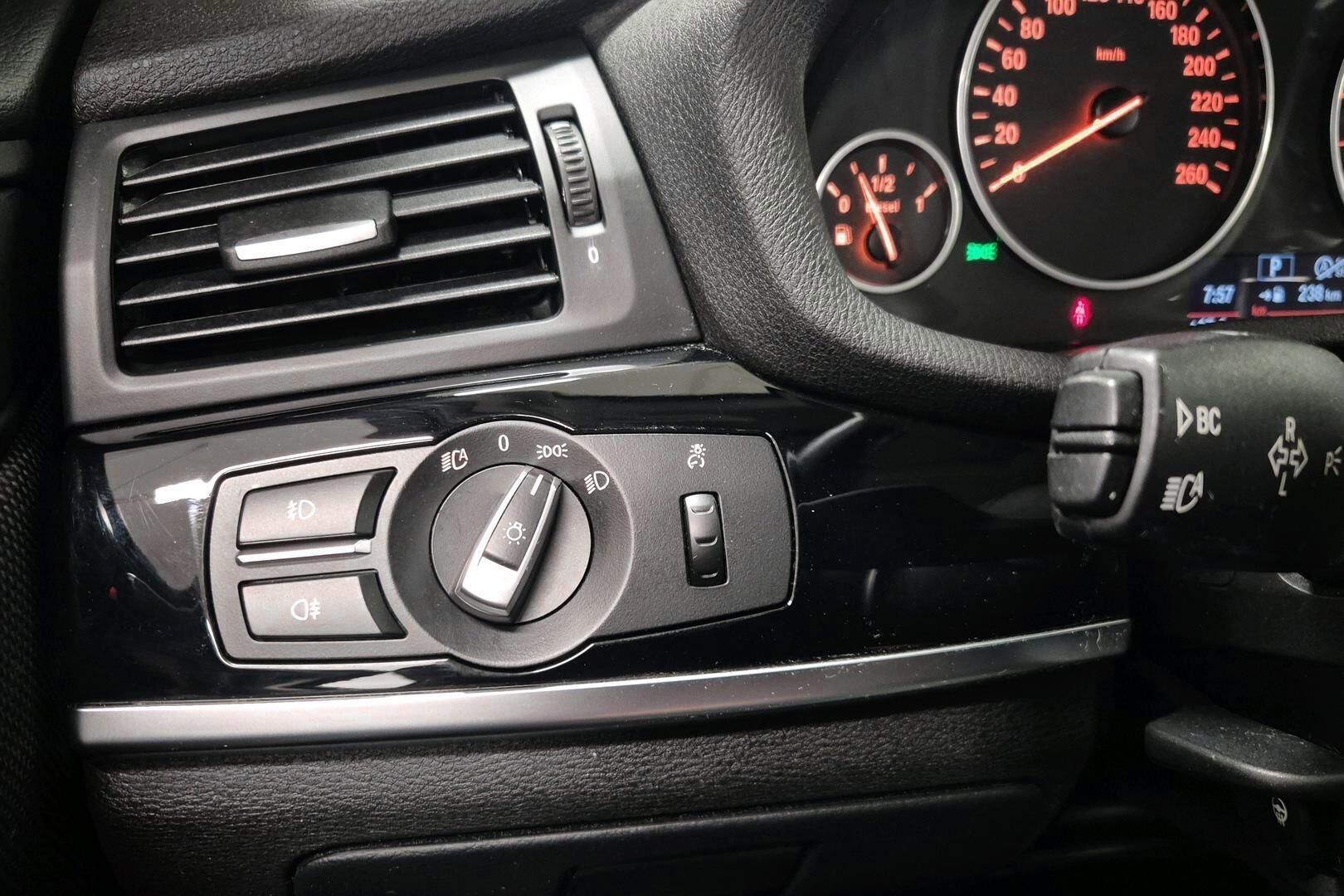BMW X4 iso kuva 20