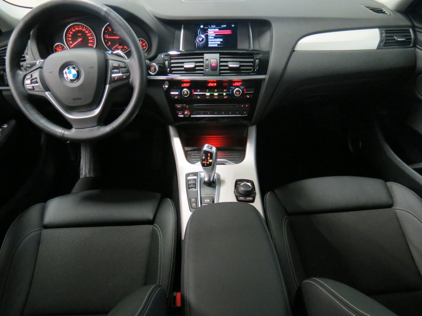 BMW X4 iso kuva 5