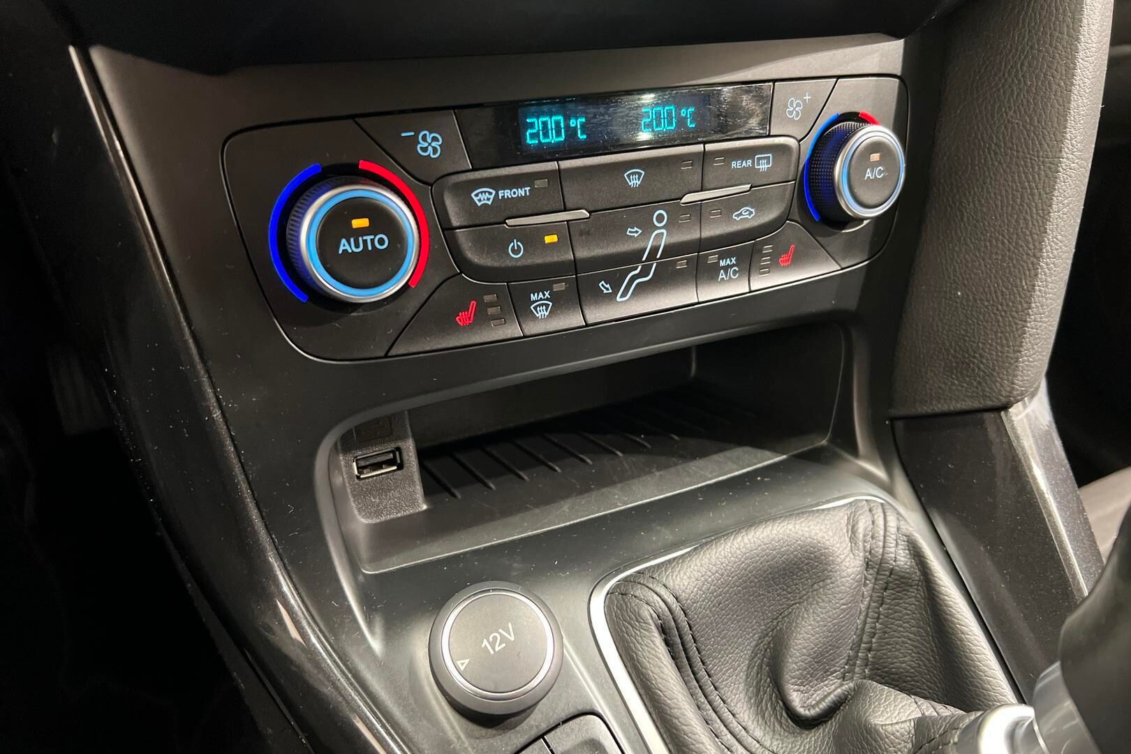 Ford Focus iso kuva 17