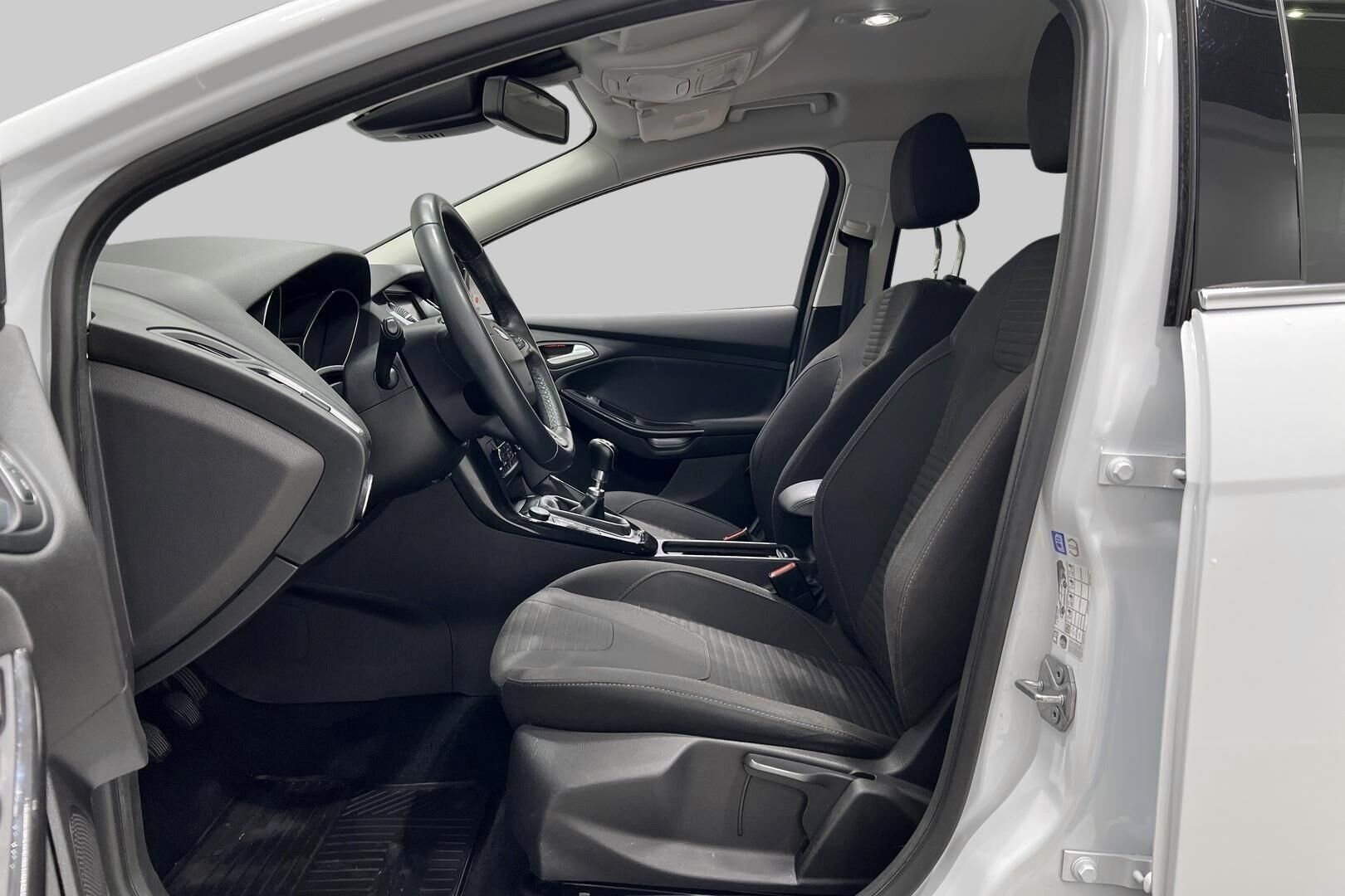 Ford Focus iso kuva 9