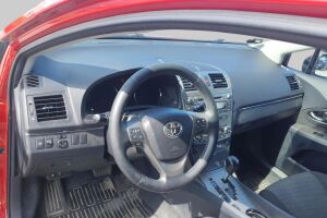 Toyota Avensis esikatselu 2