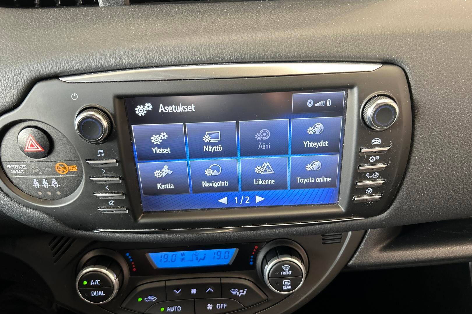 Toyota Yaris iso kuva 16