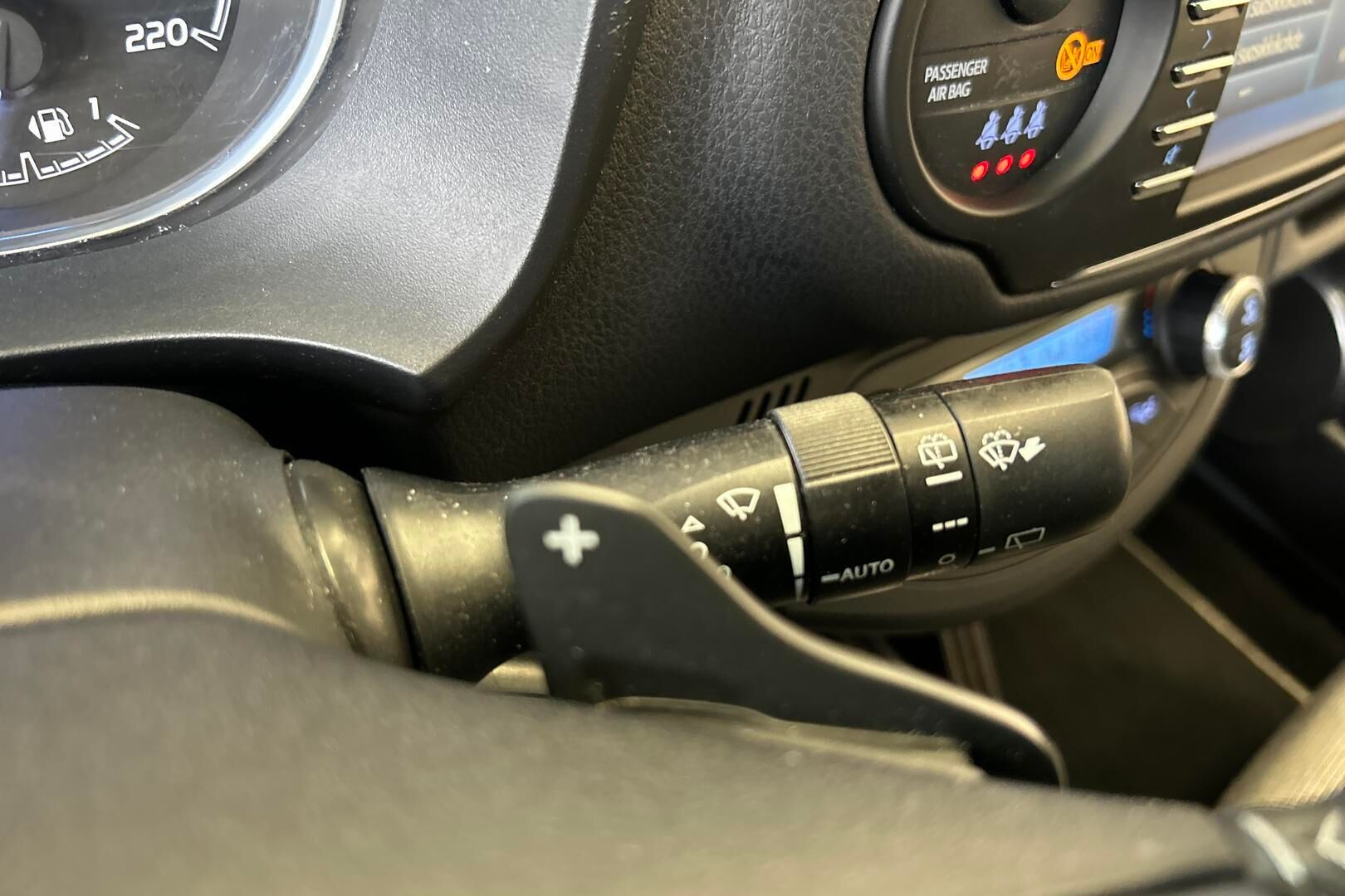 Toyota Yaris iso kuva 18