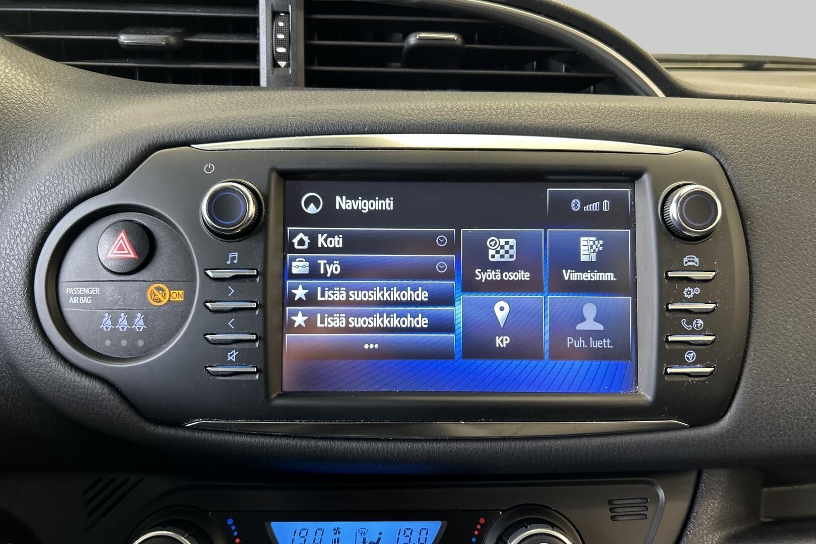 Toyota Yaris iso kuva 24