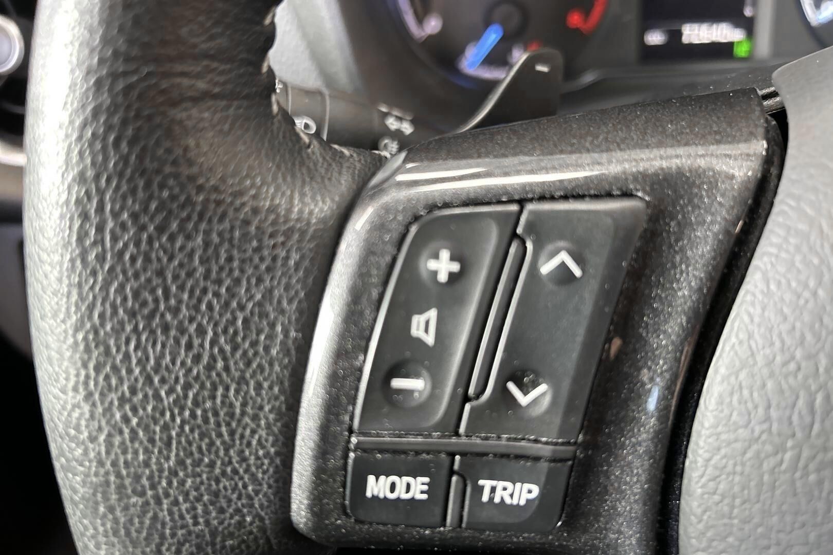 Toyota Yaris iso kuva 24