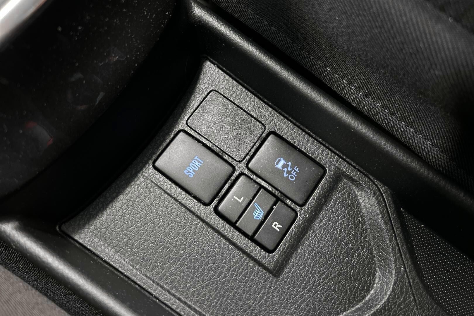 Toyota Yaris iso kuva 33
