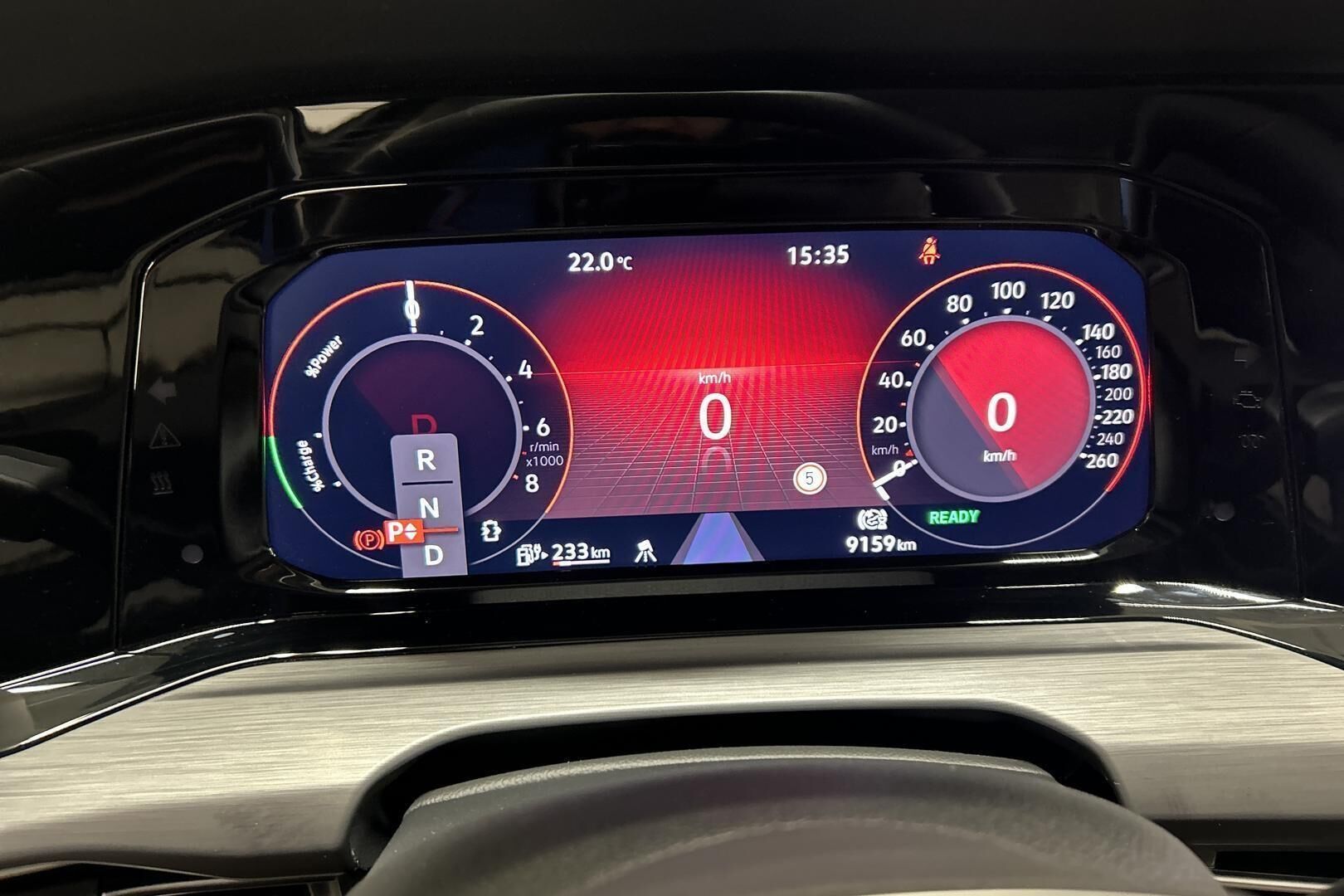 Volkswagen Golf iso kuva 14