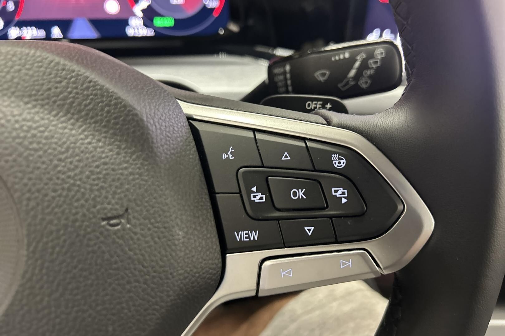 Volkswagen Golf iso kuva 15