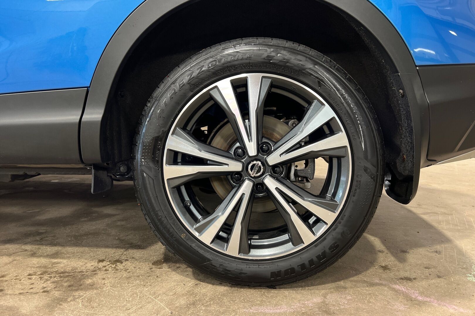 Nissan Qashqai iso kuva 10