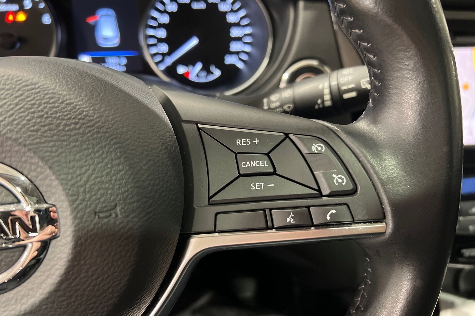 Nissan Qashqai iso kuva 14