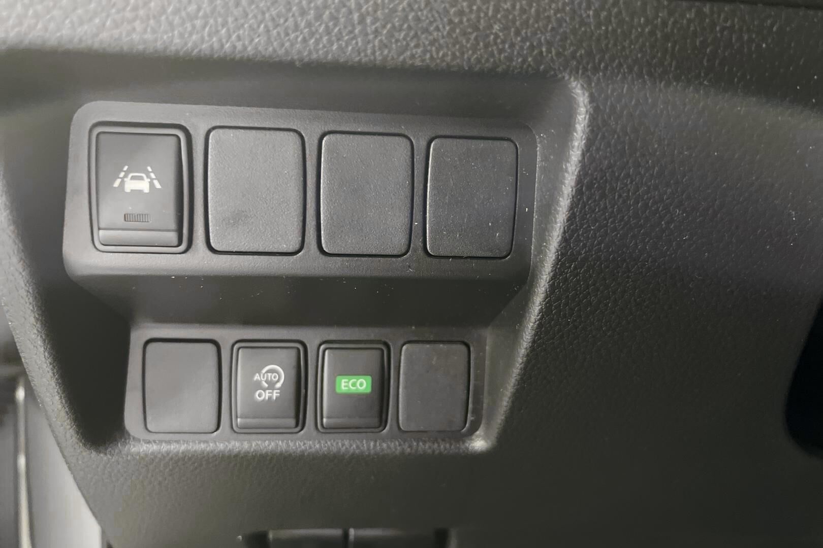 Nissan Qashqai iso kuva 16