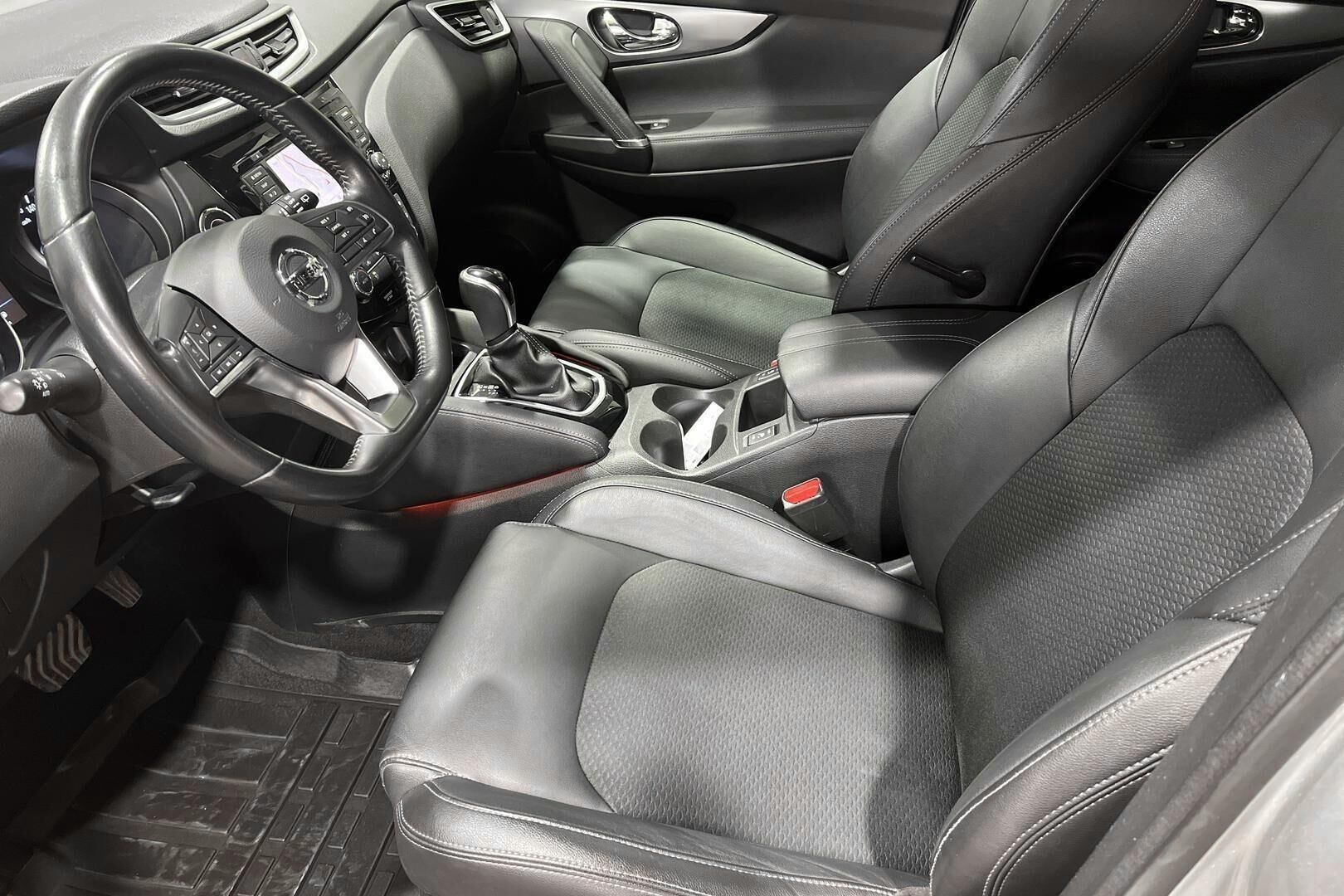 Nissan Qashqai iso kuva 9