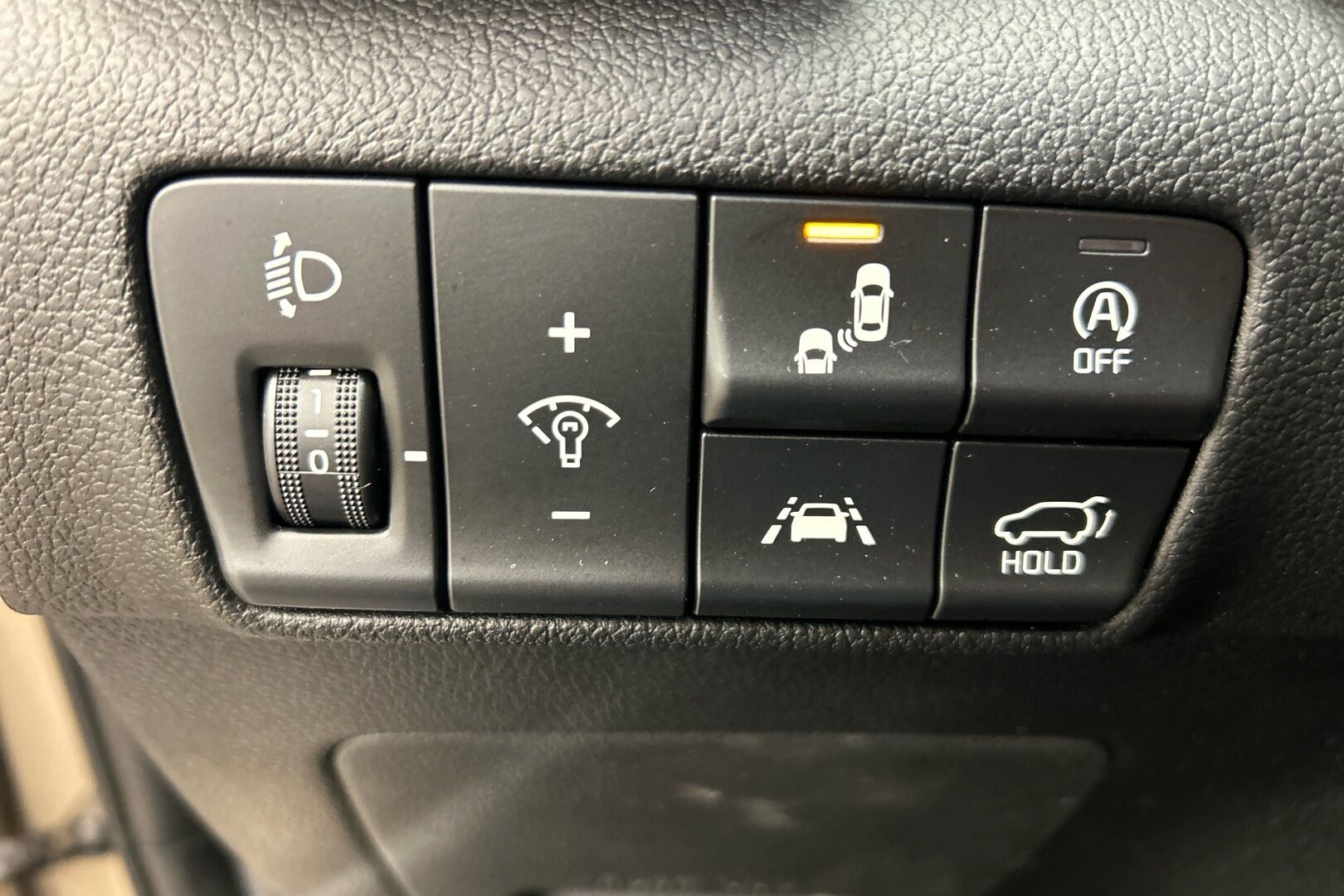 Kia Sportage iso kuva 12
