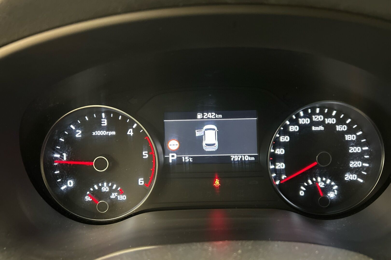 Kia Sportage iso kuva 15
