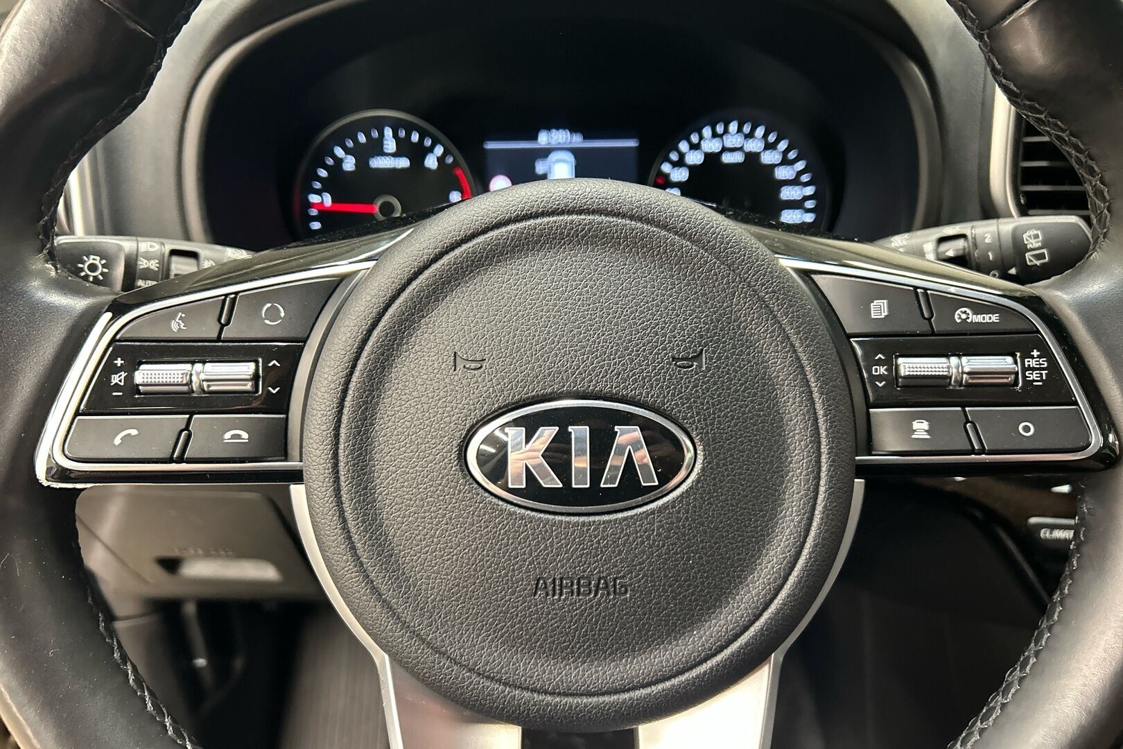 Kia Sportage iso kuva 16