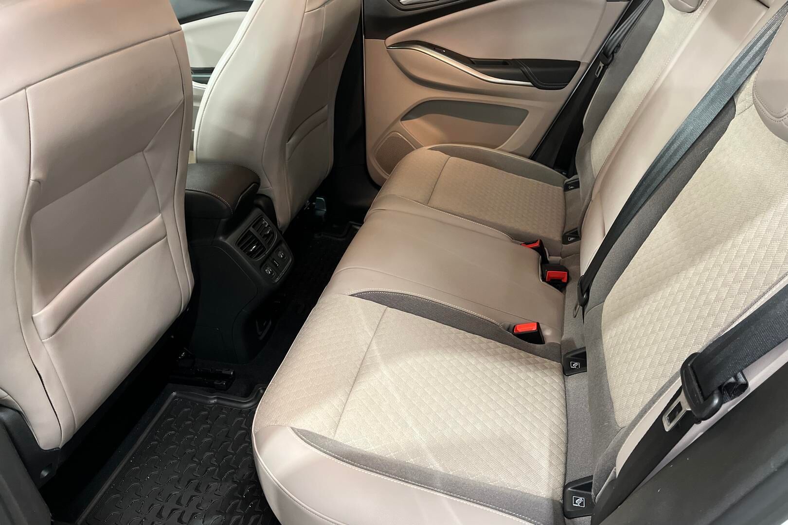 Opel Grandland X iso kuva 9