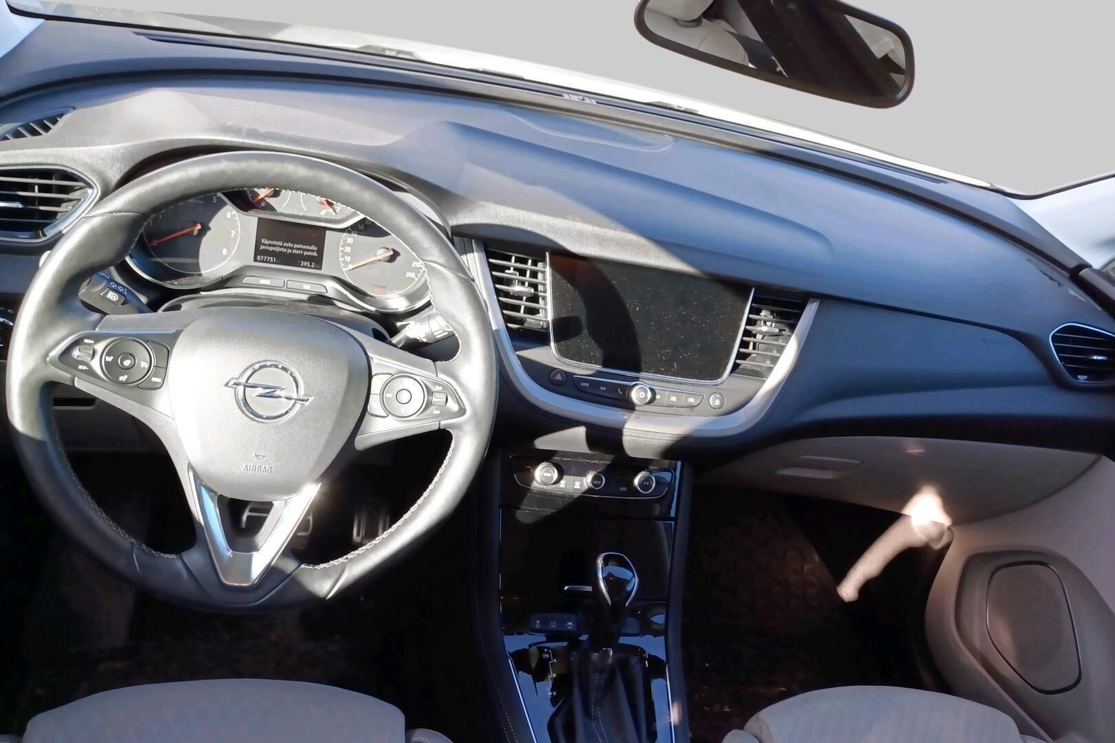 Opel Grandland X iso kuva 2