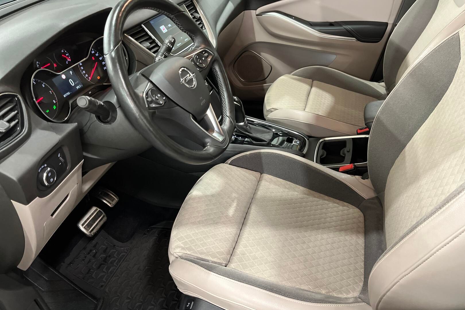 Opel Grandland X iso kuva 8