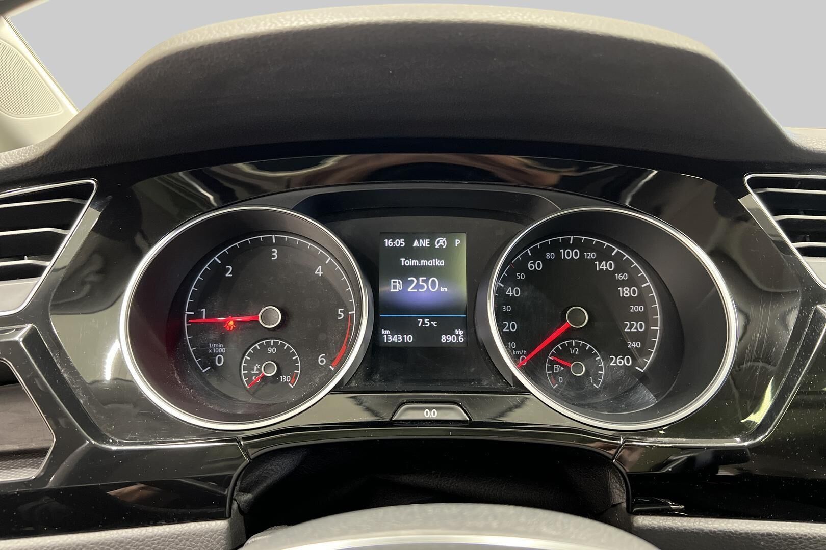 Volkswagen Touran iso kuva 12