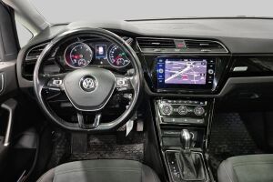 Volkswagen Touran esikatselu 2