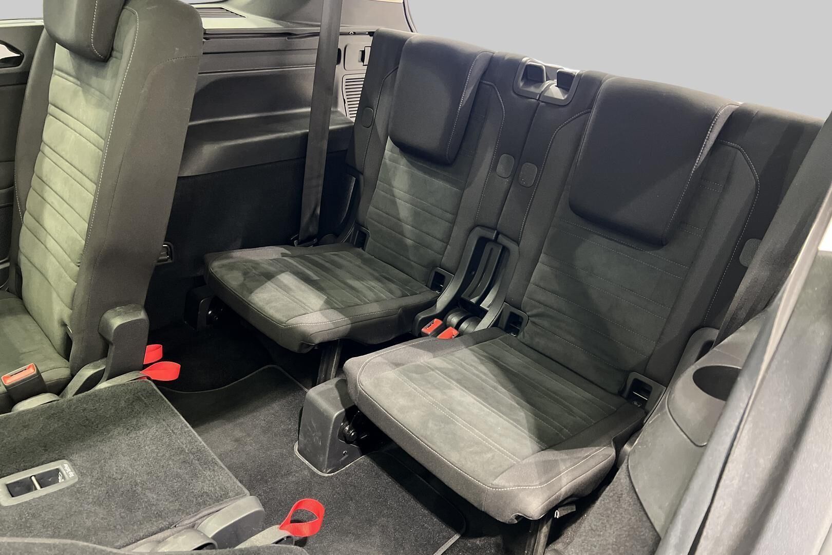 Volkswagen Touran iso kuva 28