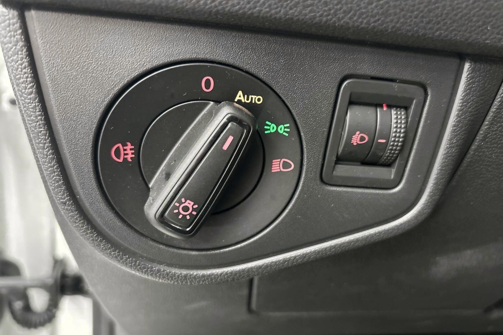 Volkswagen Polo iso kuva 12