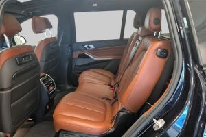 BMW X7 esikatselu 9
