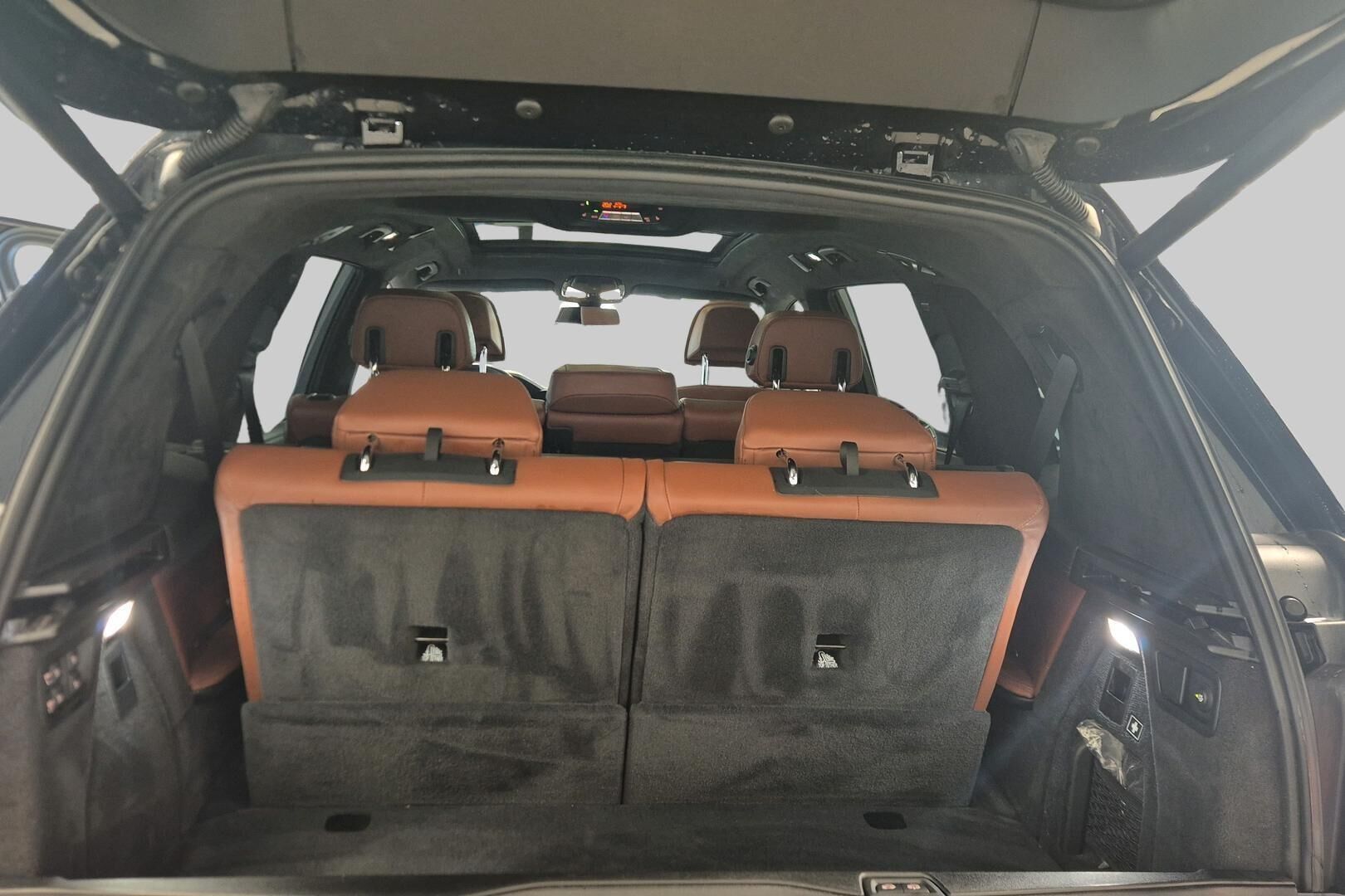 BMW X7 iso kuva 10