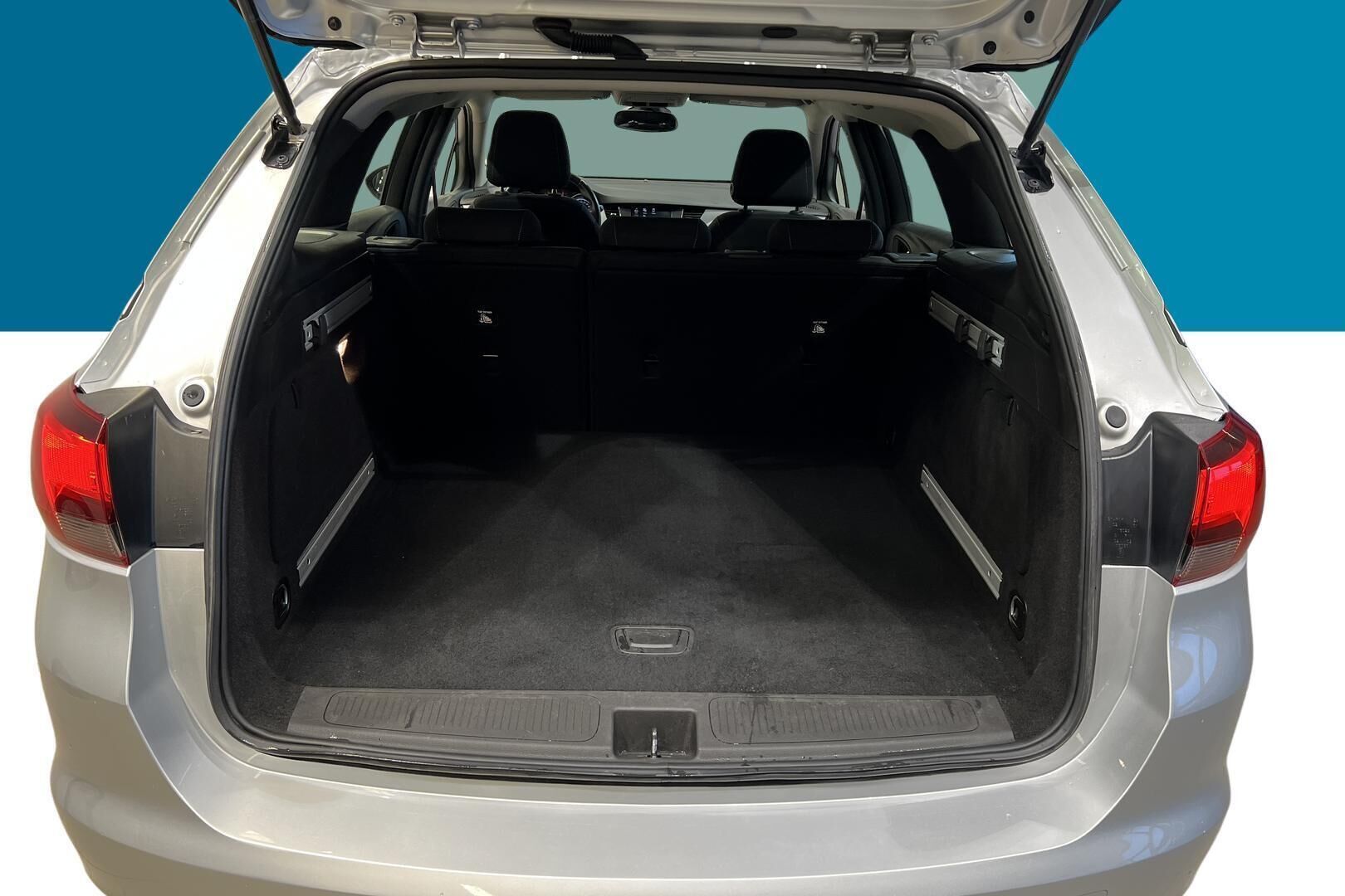 Opel Astra iso kuva 12