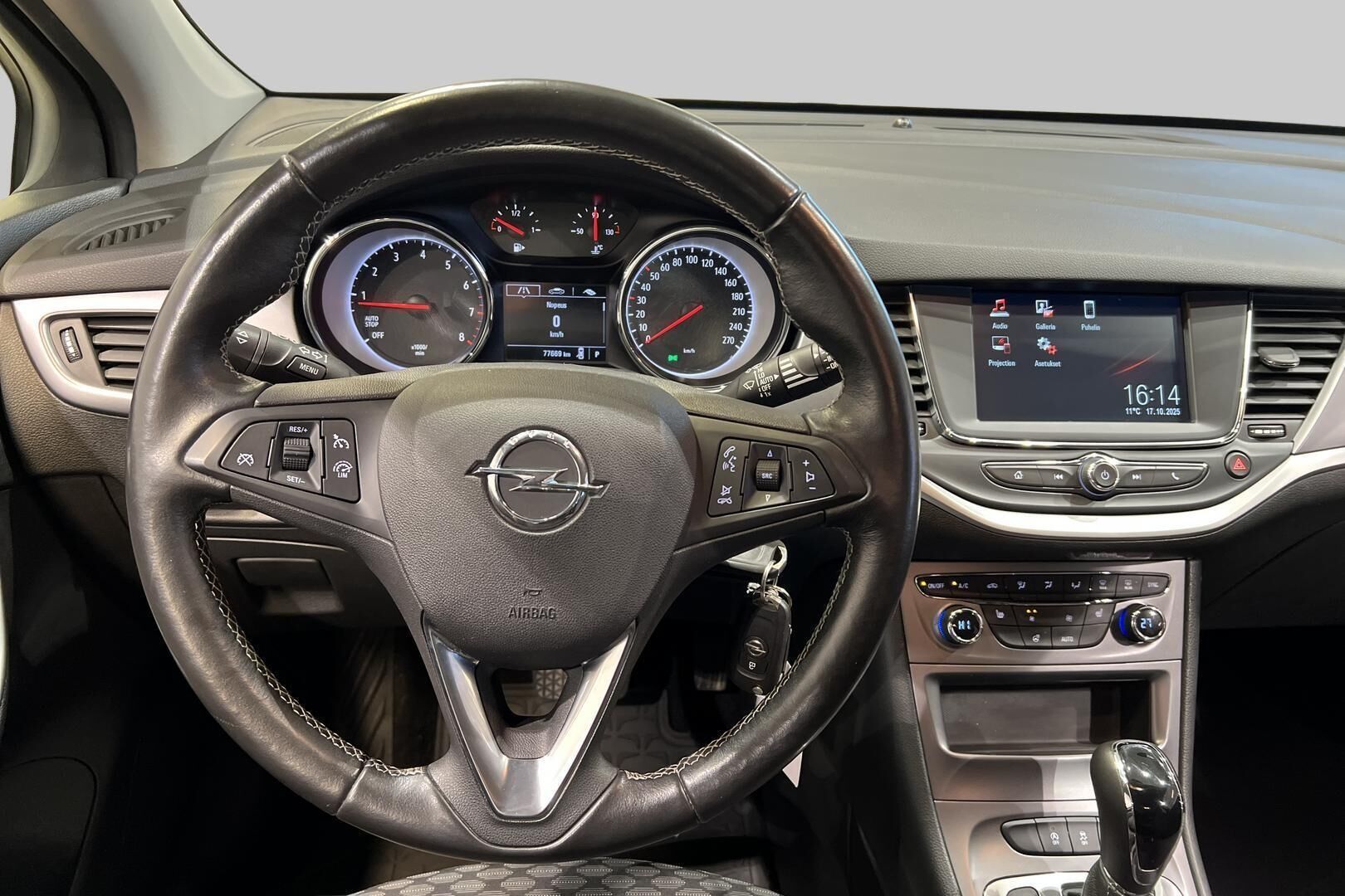 Opel Astra iso kuva 27