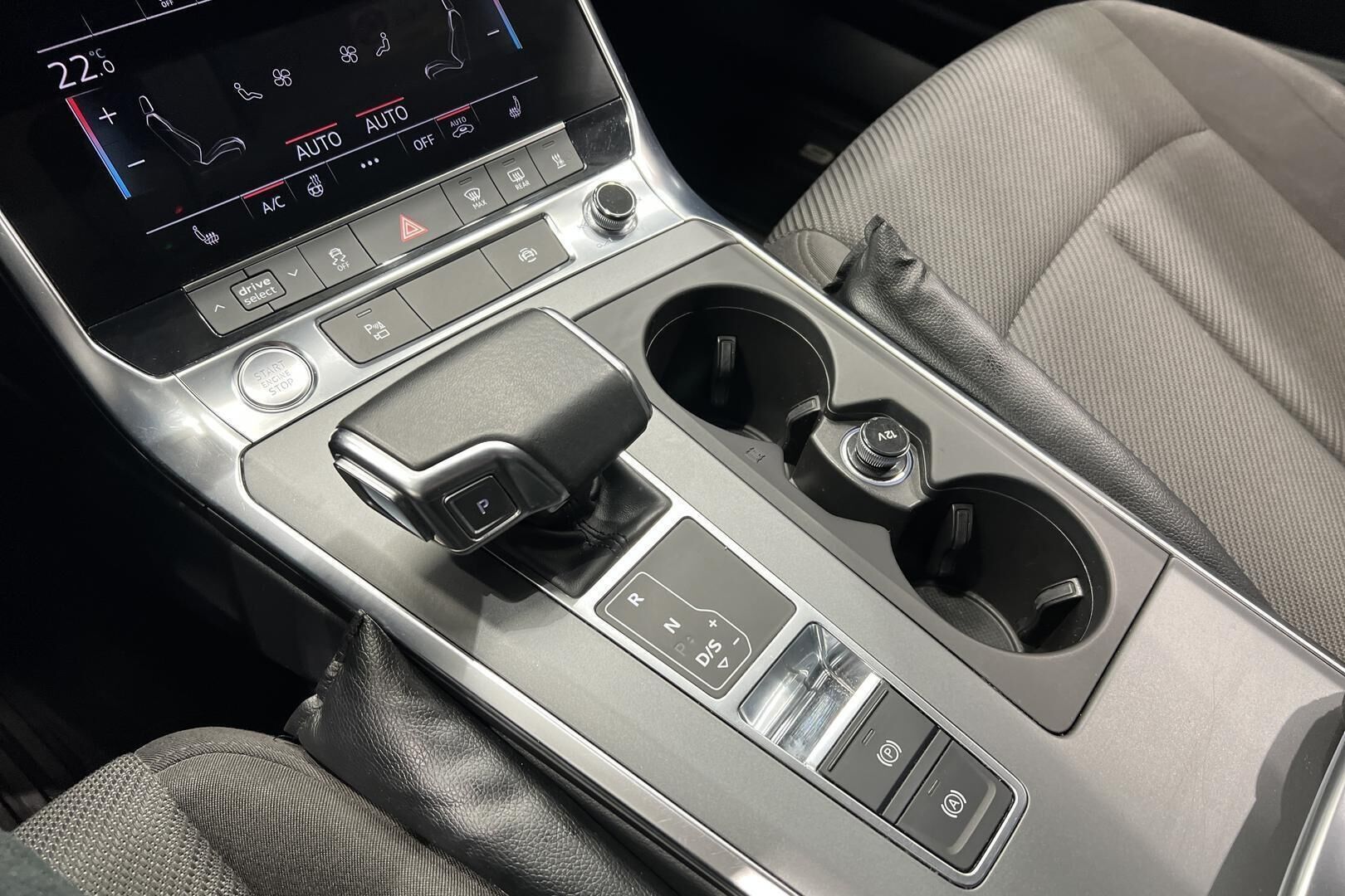 Audi A6 iso kuva 22