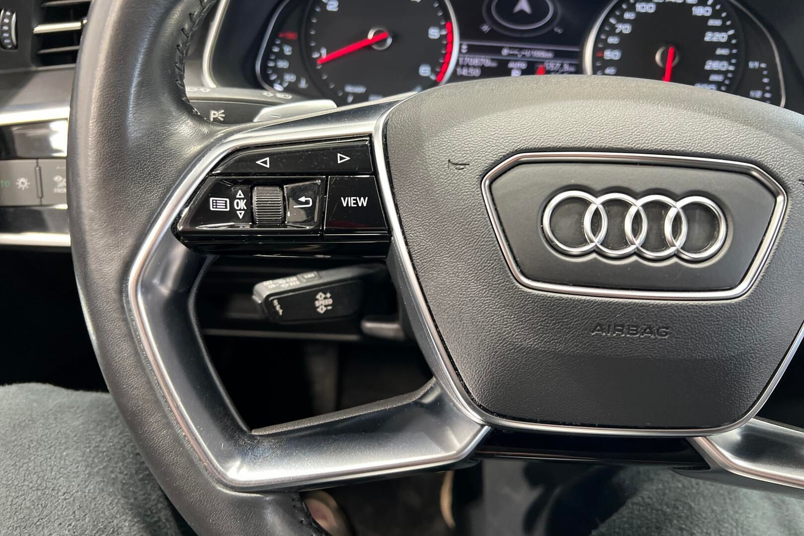 Audi A6 iso kuva 25