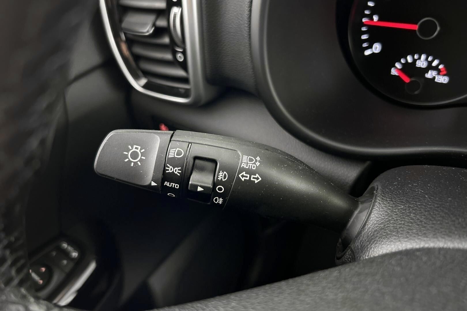 Kia Sportage iso kuva 14