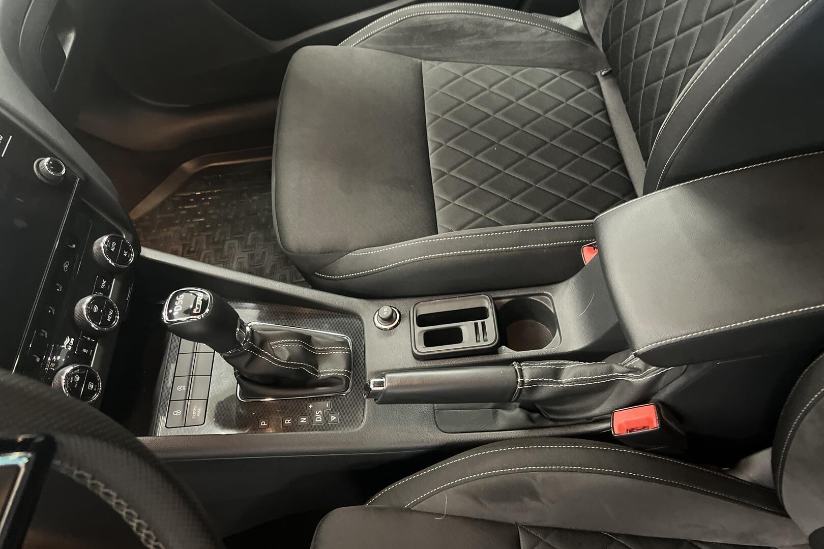 Skoda Octavia iso kuva 14