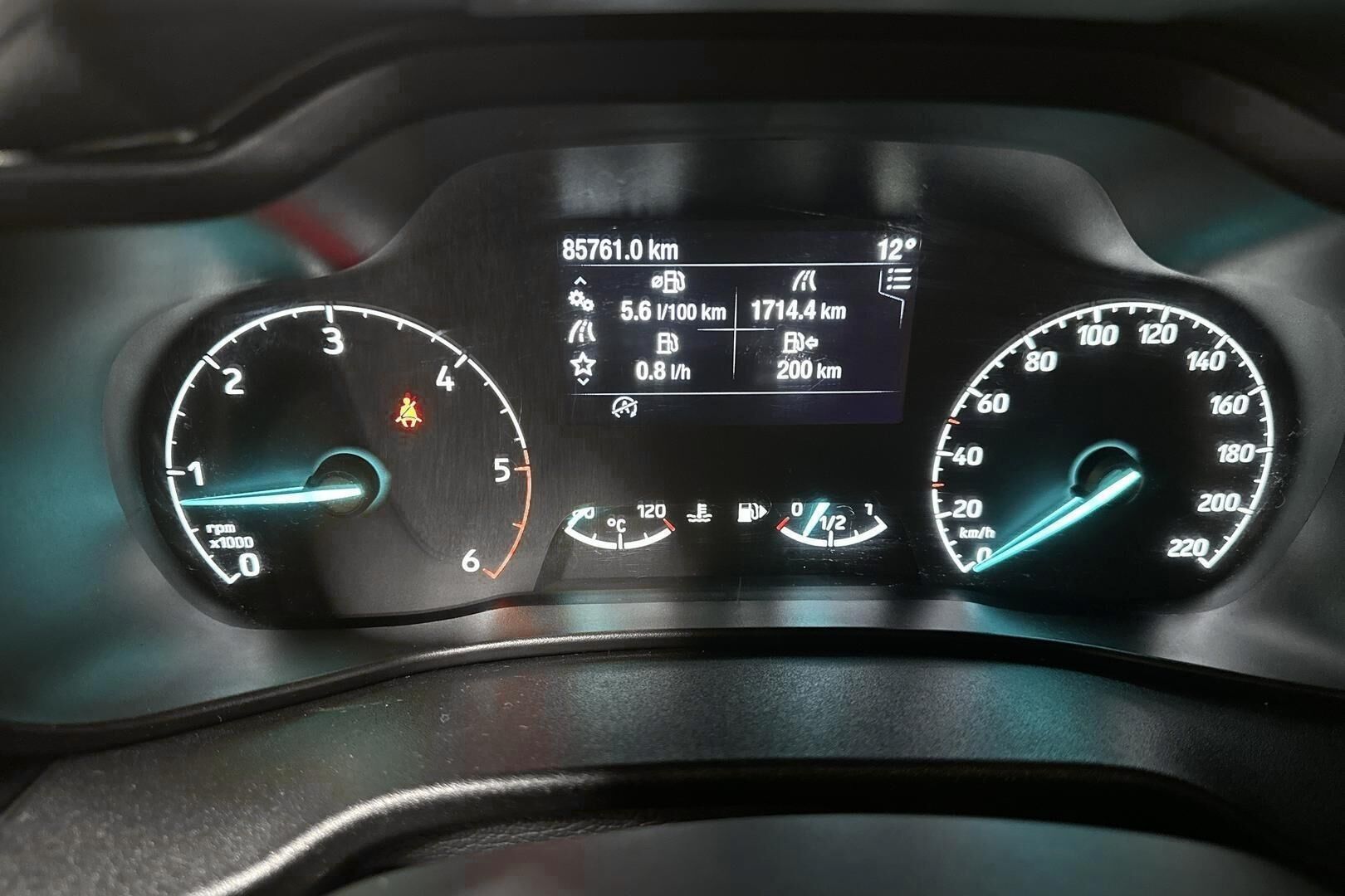 Ford Transit Connect iso kuva 13