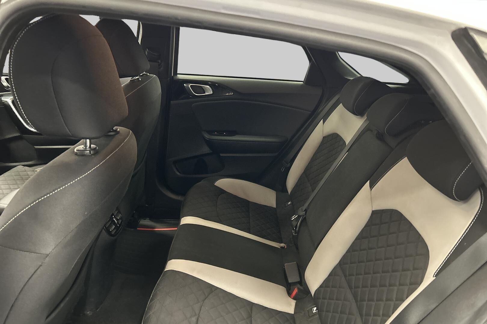 Kia ProCeed iso kuva 9