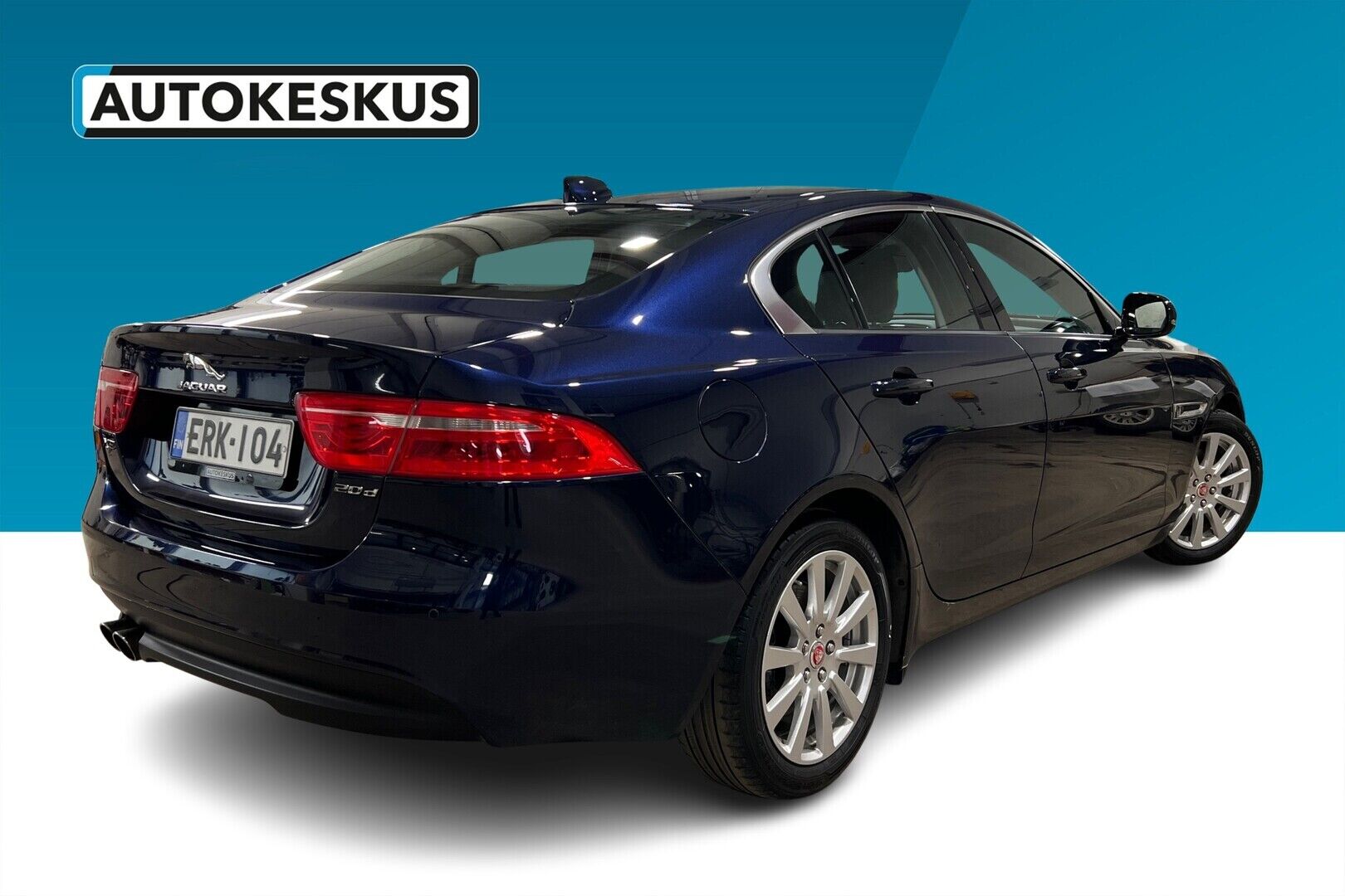 Jaguar XE iso kuva 1